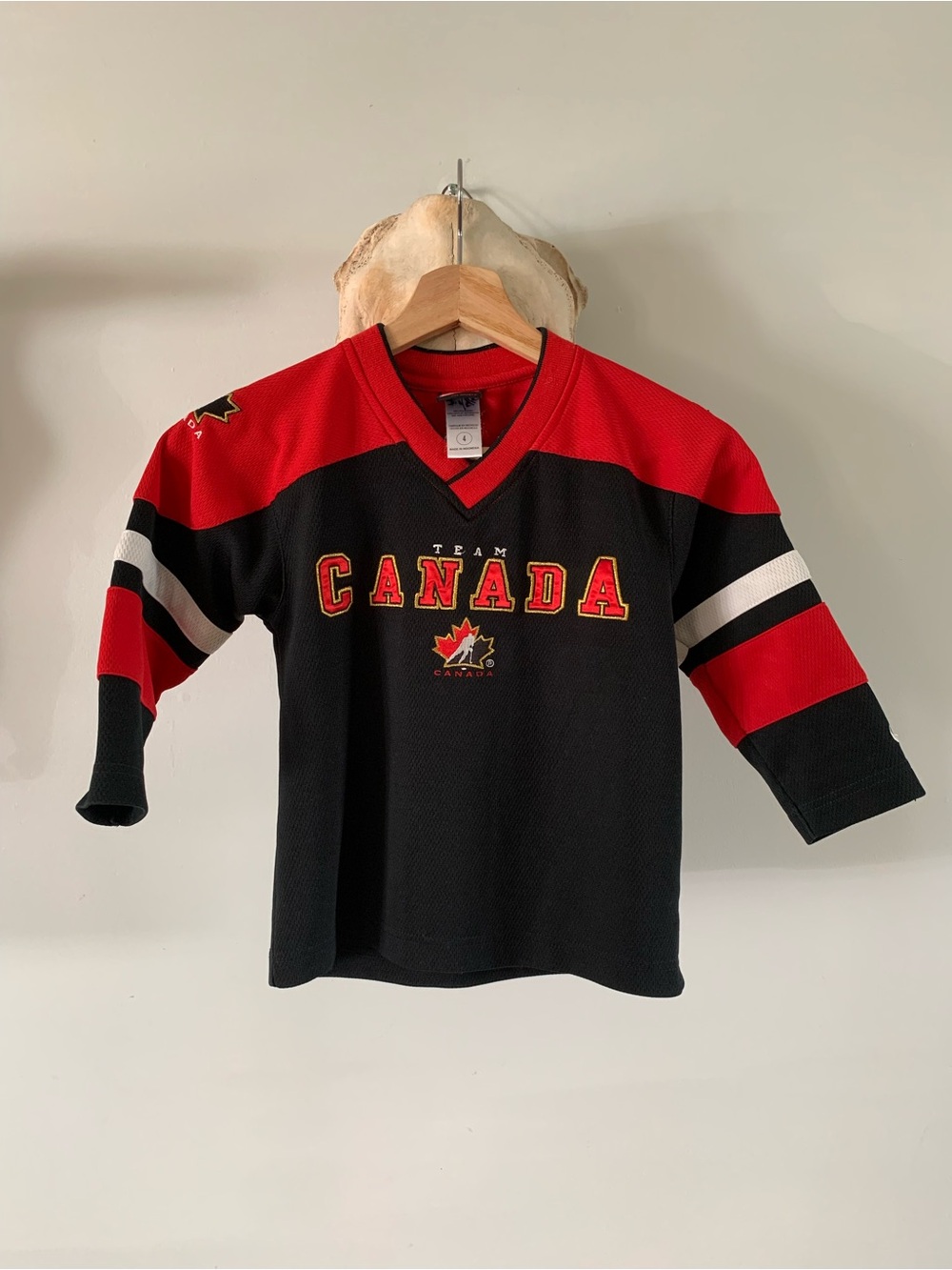 Vintage Nike Team Canada Kids Hockey Jersey